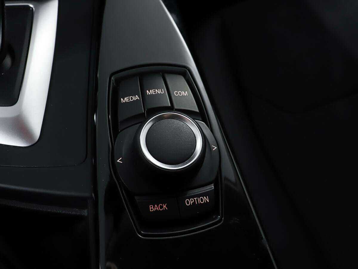 BMW 3 серии 320i xDrive, 2017 Фото №23