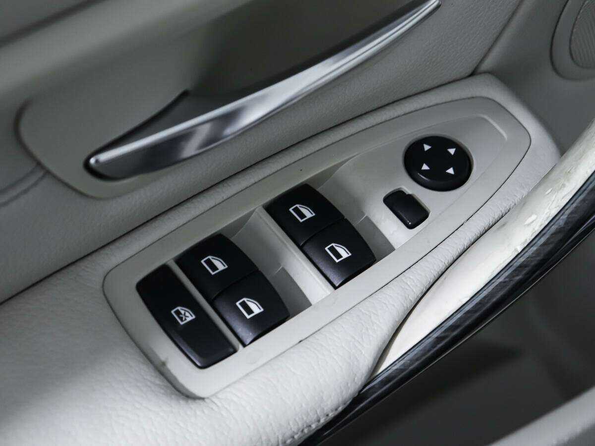 BMW 3 серии 320i, 2012 Фото №16