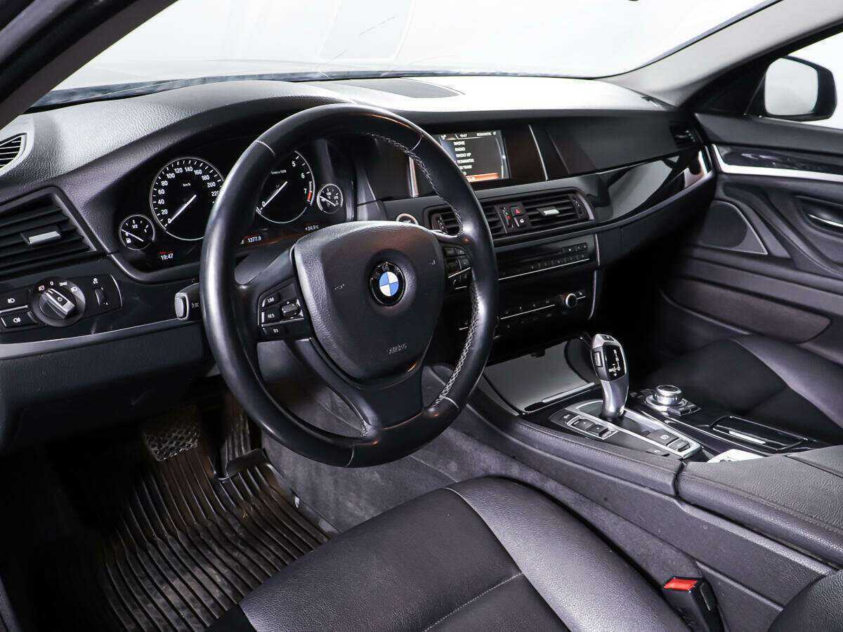 BMW 5 серии 520i, 2015 Фото №13