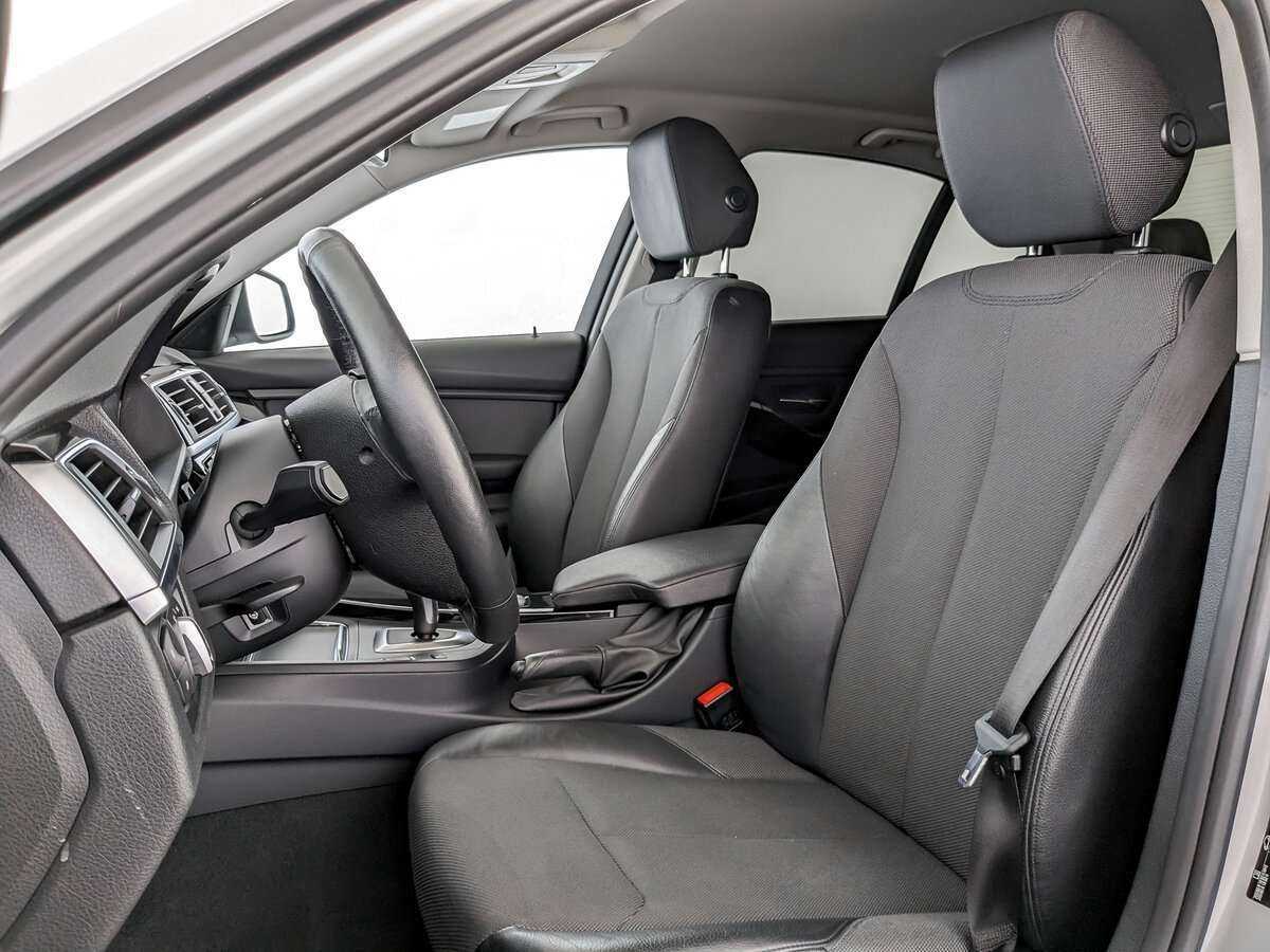 BMW 3 серии 318i, 2017 Фото №15