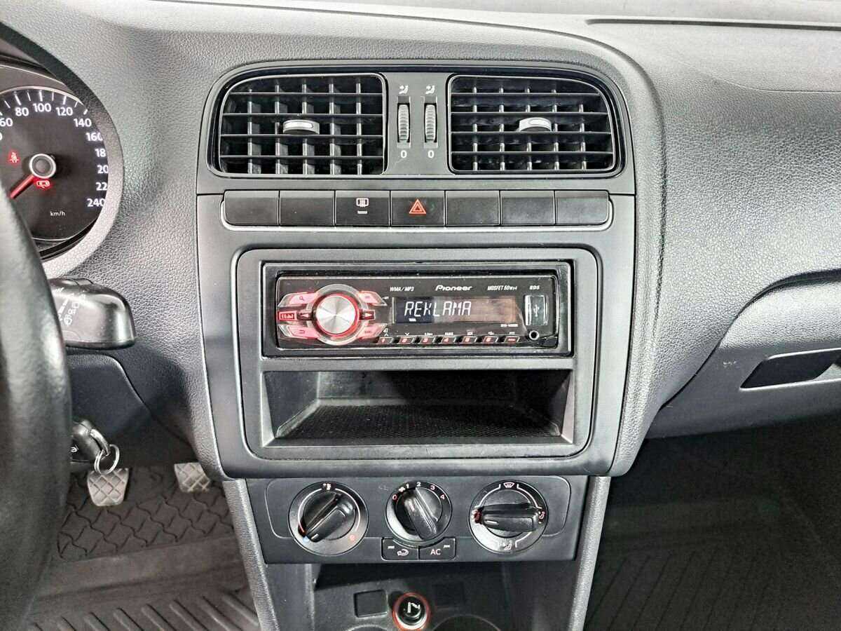 Volkswagen Polo, 2012 Фото №13