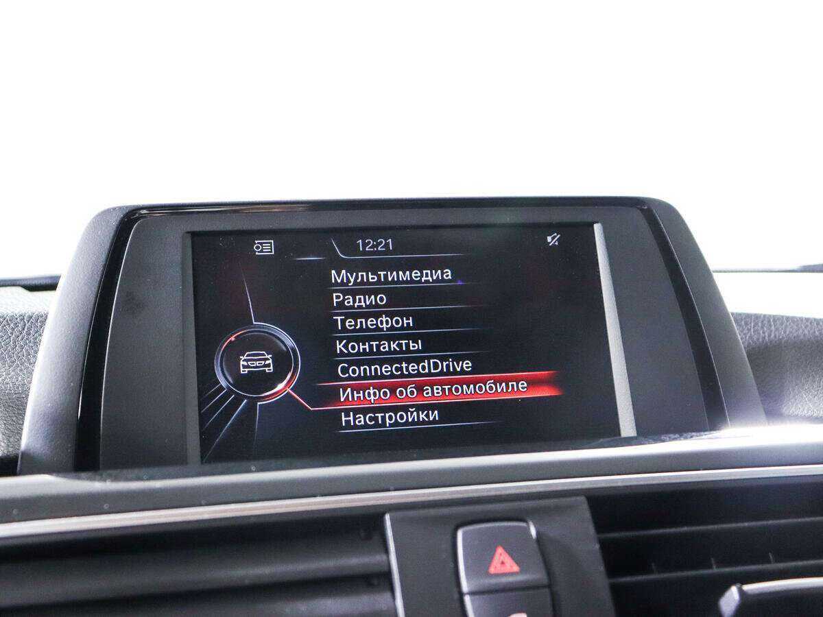 BMW 3 серии 318i, 2017 Фото №12