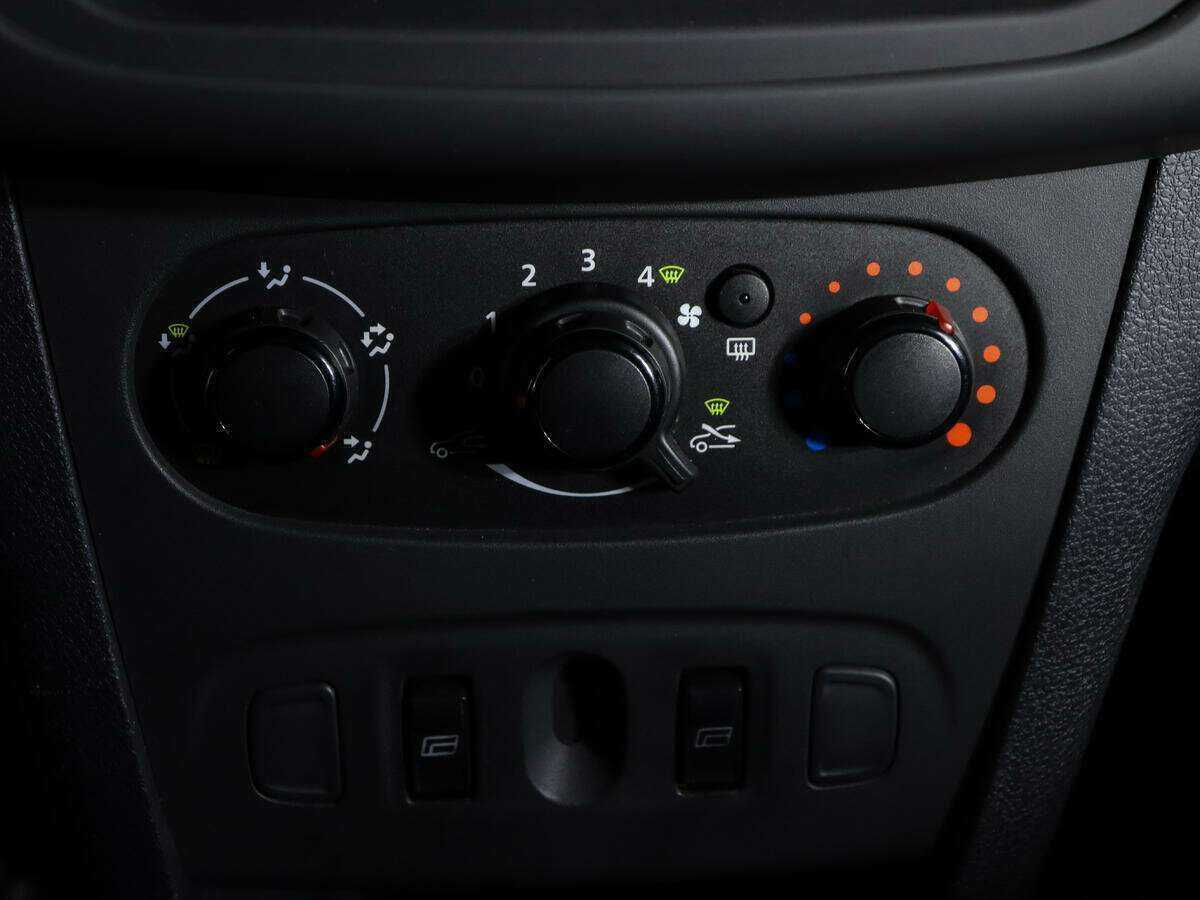 Renault Logan, 2020 Фото №17