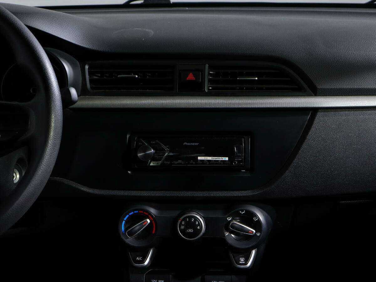 Kia Rio, 2017 Фото №11