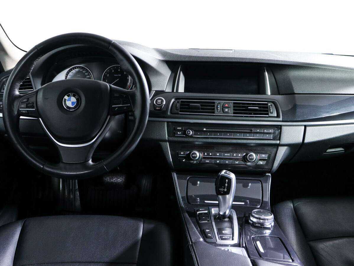 BMW 5 серии 528i xDrive, 2013 Фото №10