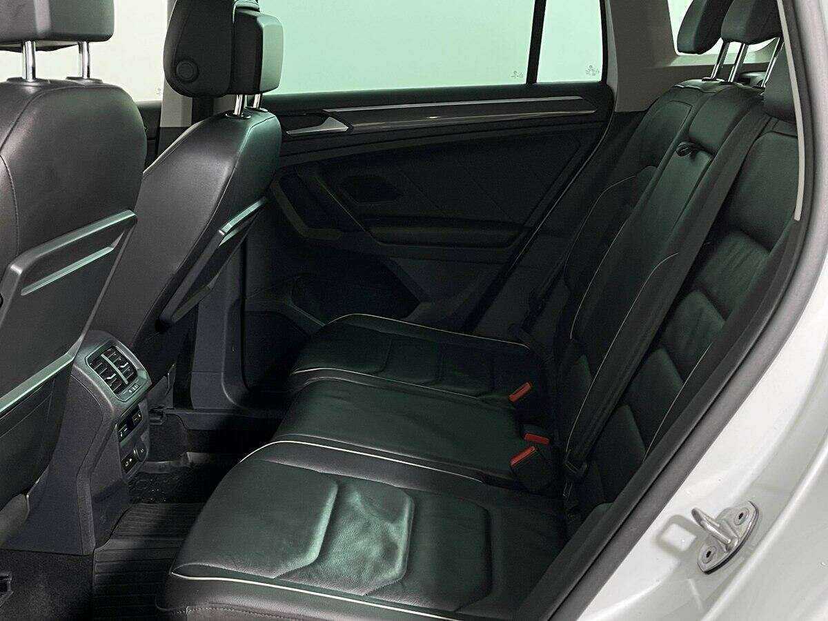 Volkswagen Tiguan, 2018 Фото №8