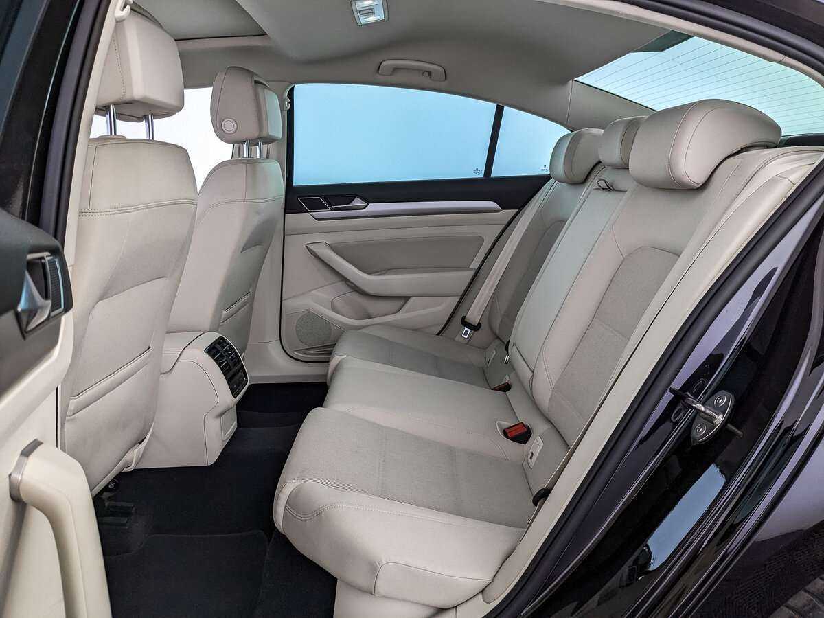 Volkswagen Passat, 2018 Фото №14