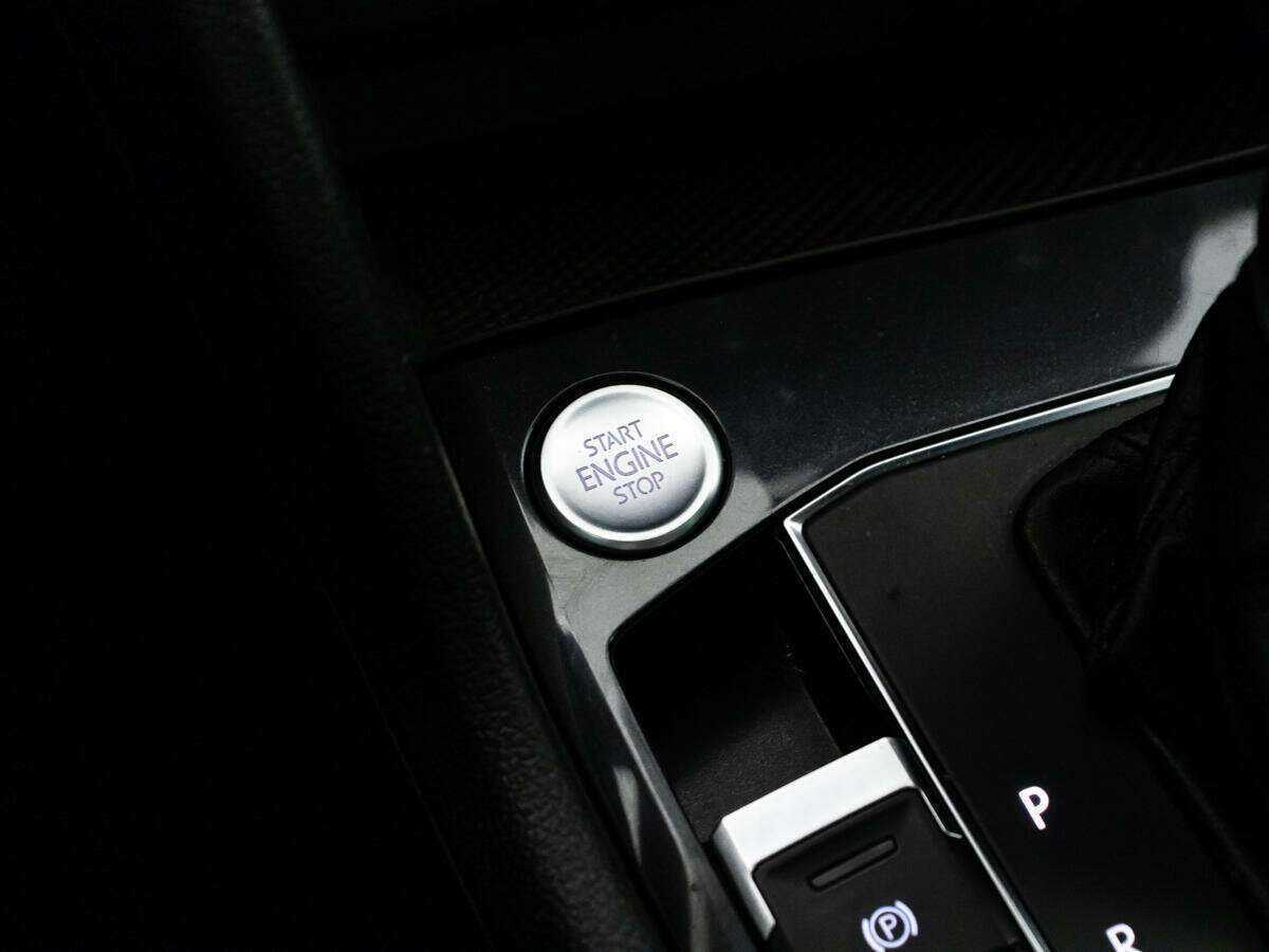 Volkswagen Tiguan, 2018 Фото №19