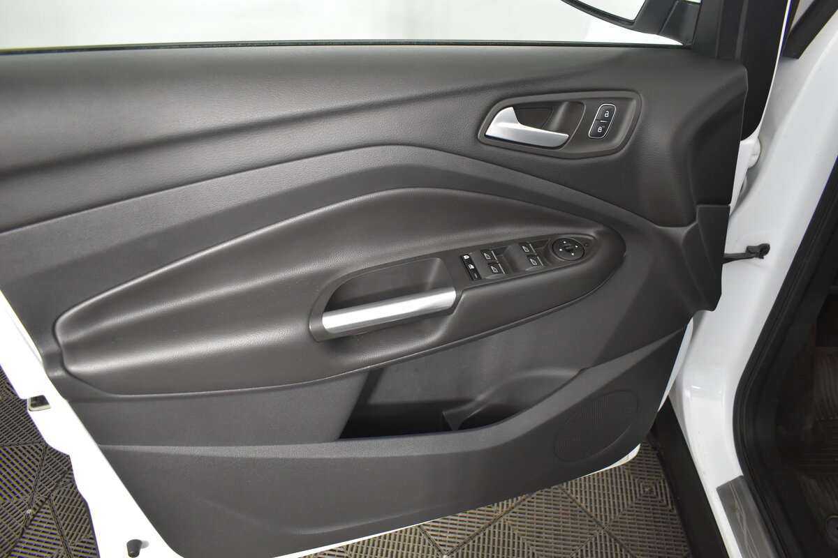 Ford Kuga, 2017 Фото №15