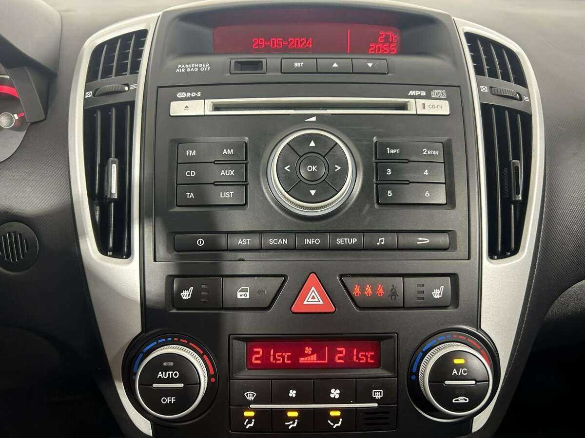 Kia Ceed, 2012 Фото №12