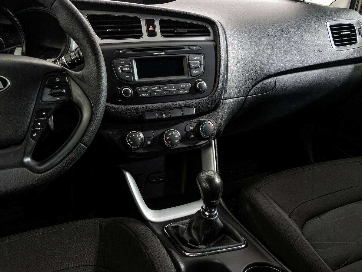 Kia Ceed, 2015 Фото №13