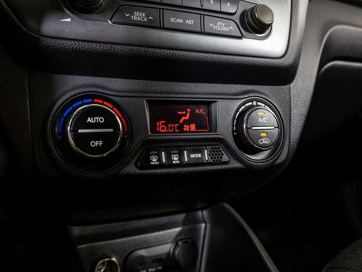 Kia Rio 5-speed, 2012 Фото №16