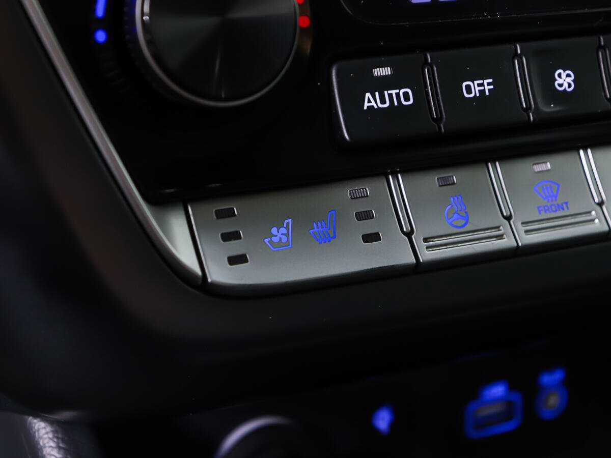 Hyundai Sonata, 2018 Фото №19