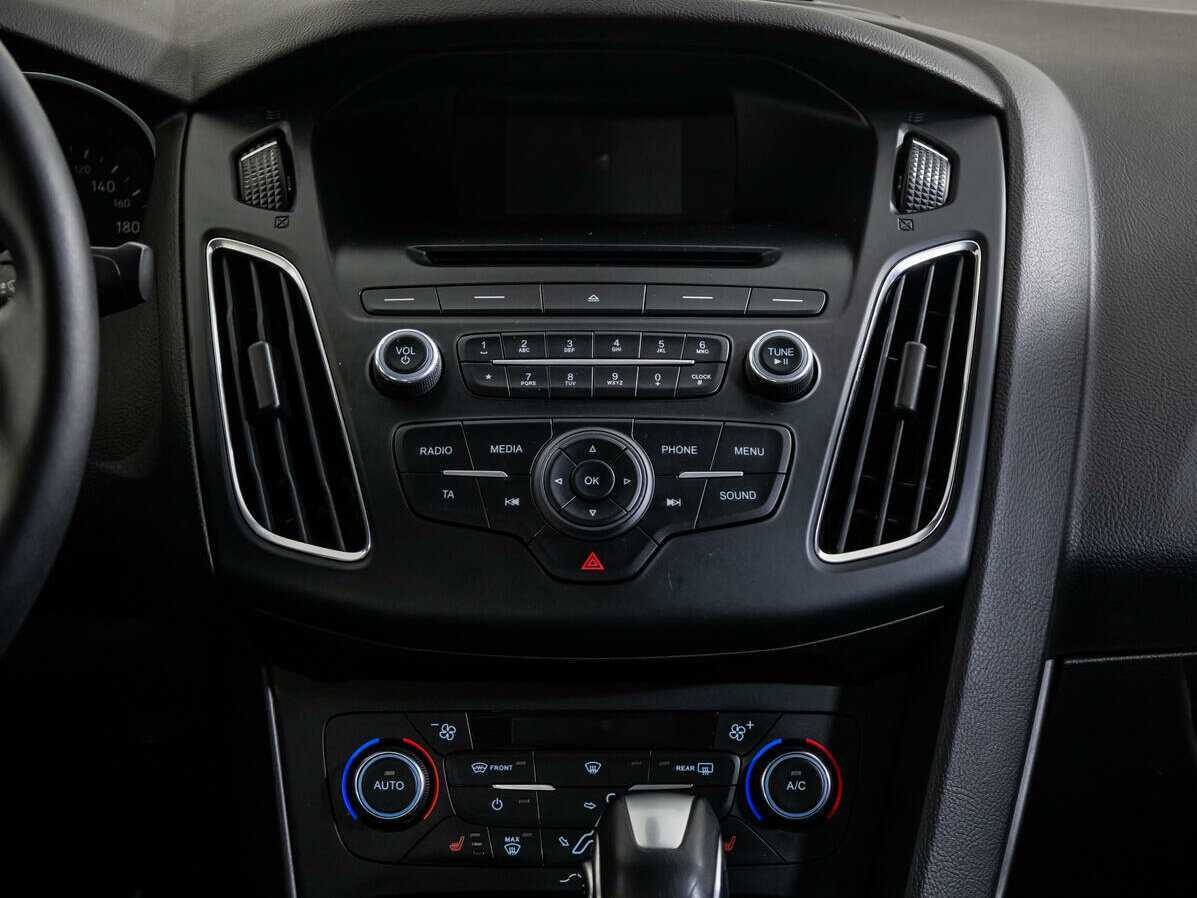 Ford Focus, 2018 Фото №14