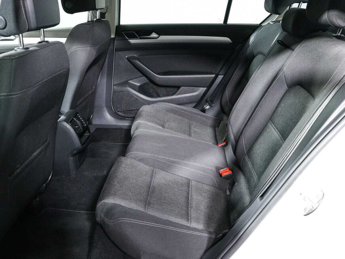 Volkswagen Passat, 2019 Фото №8