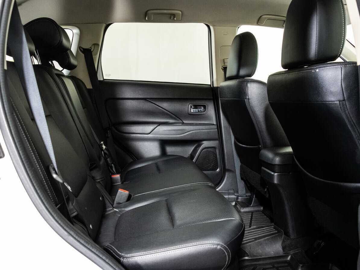 Mitsubishi Outlander, 2017 Фото №14