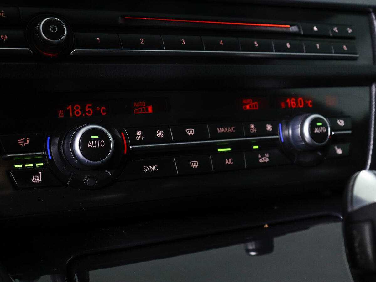 BMW 5 серии 520i, 2014 Фото №15