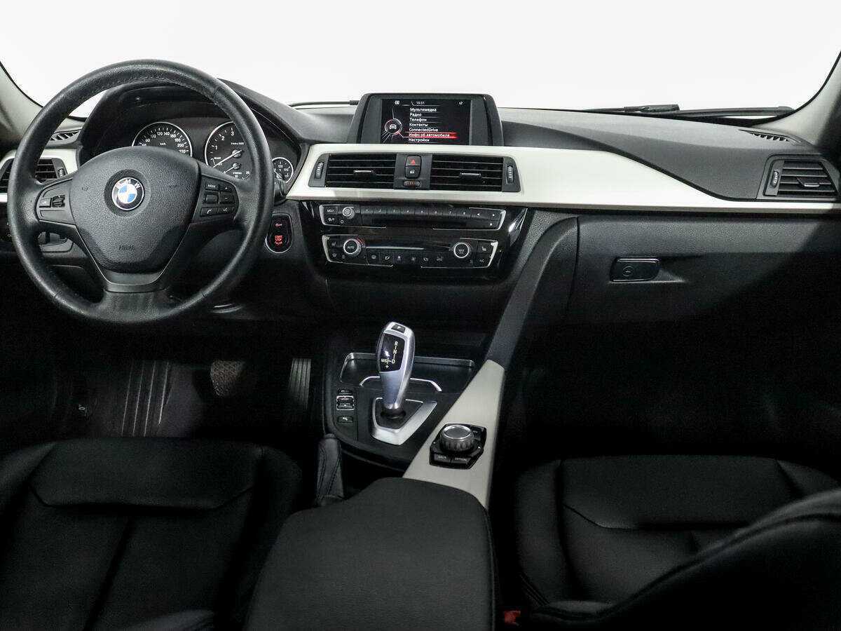BMW 3 серии 318i, 2016 Фото №10