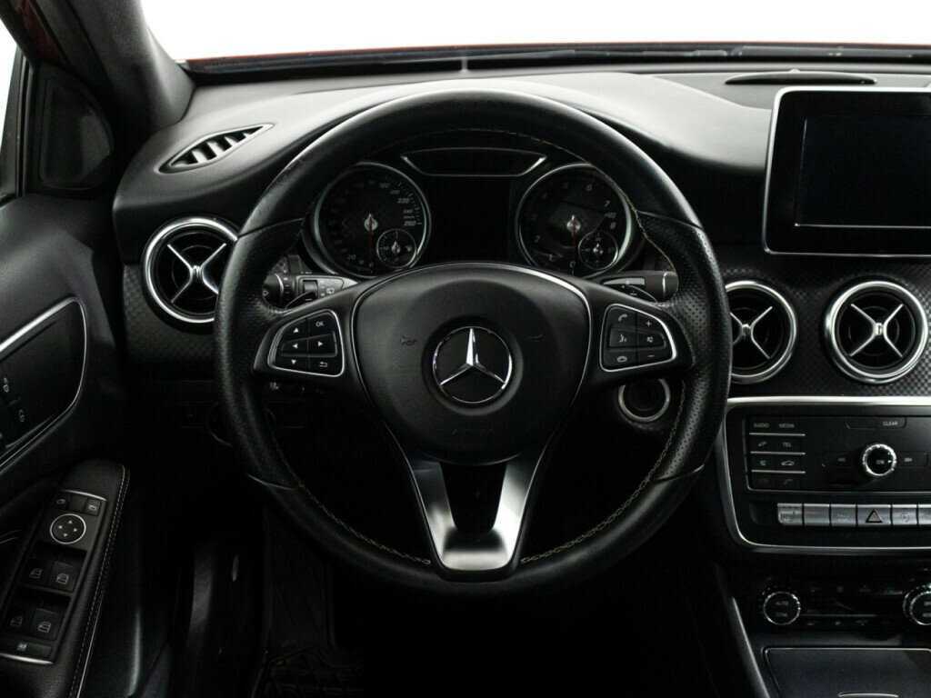 Mercedes-Benz A-Класс 180, 2016 Фото №16