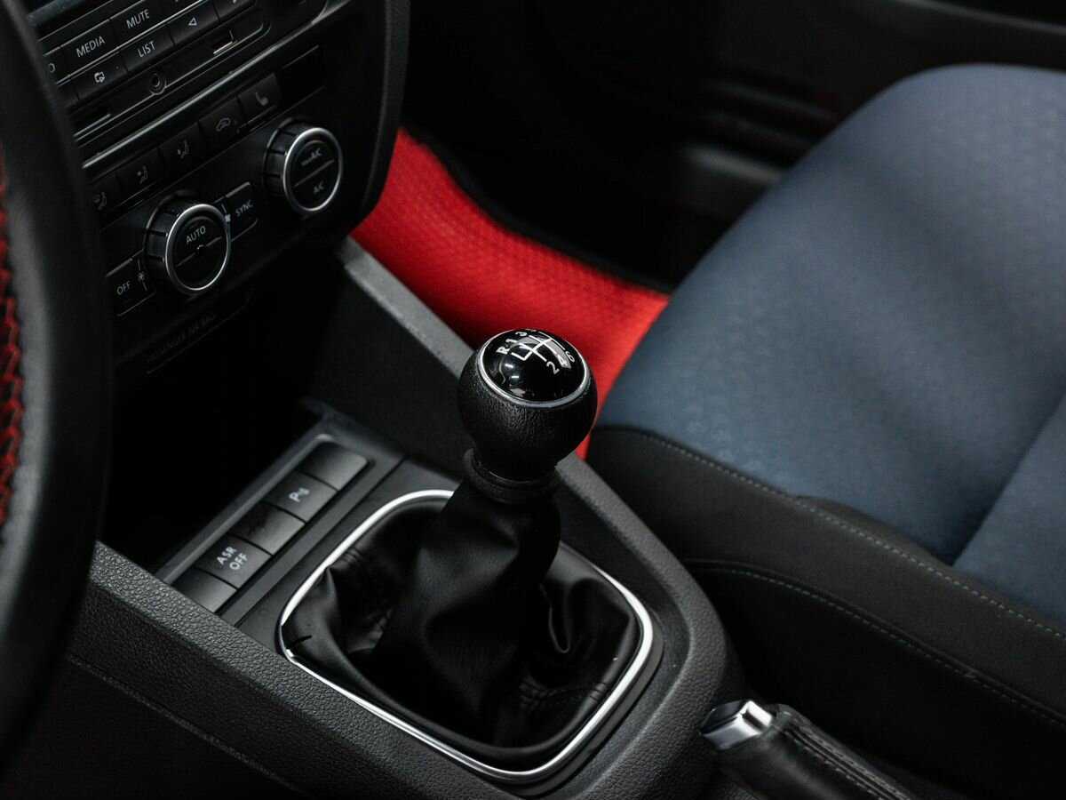 Volkswagen Jetta, 2013 Фото №17