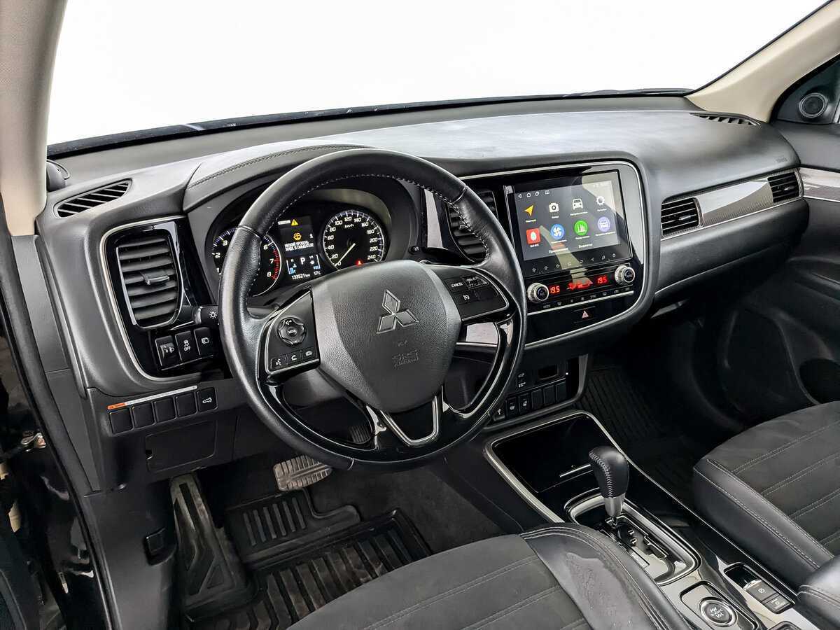 Mitsubishi Outlander, 2021 Фото №16