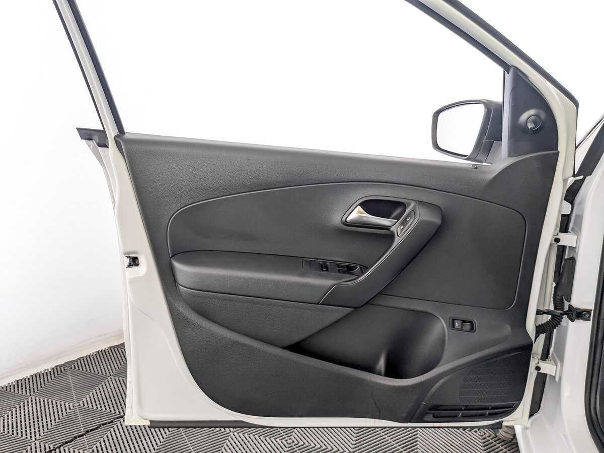 Volkswagen Polo, 2020 Фото №17