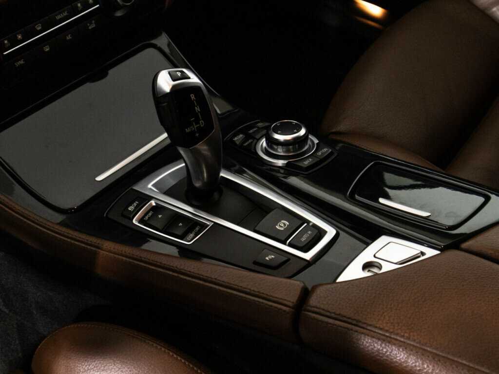 BMW 5 серии 520d, 2015 Фото №15