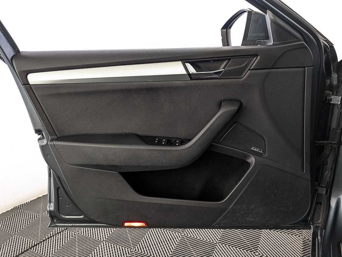 Skoda Superb, 2018 Фото №17