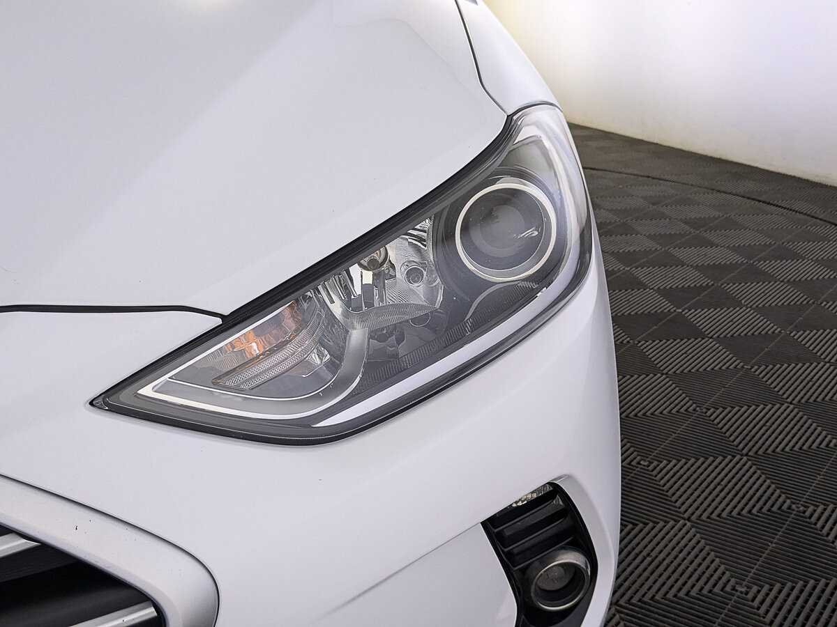 Hyundai Elantra, 2018 Фото №11