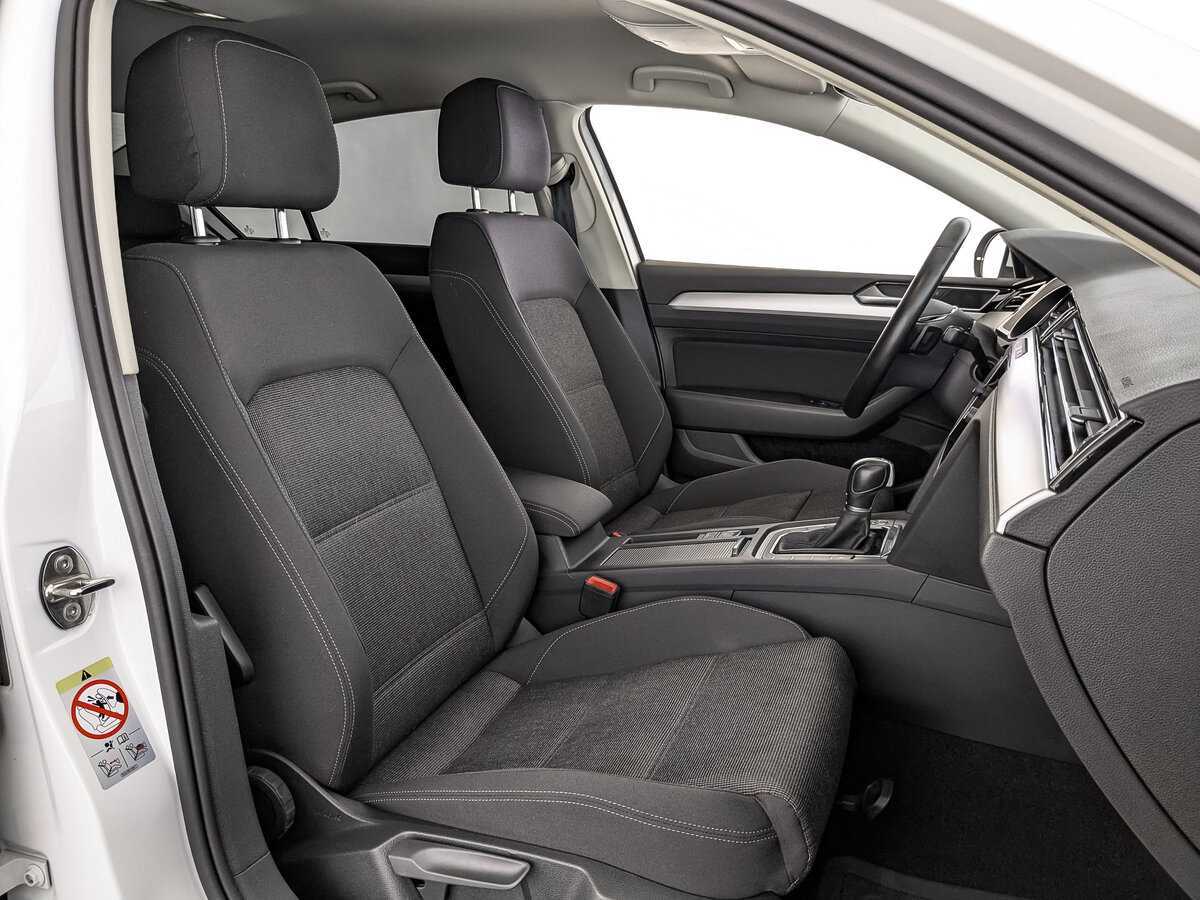 Volkswagen Passat, 2019 Фото №24