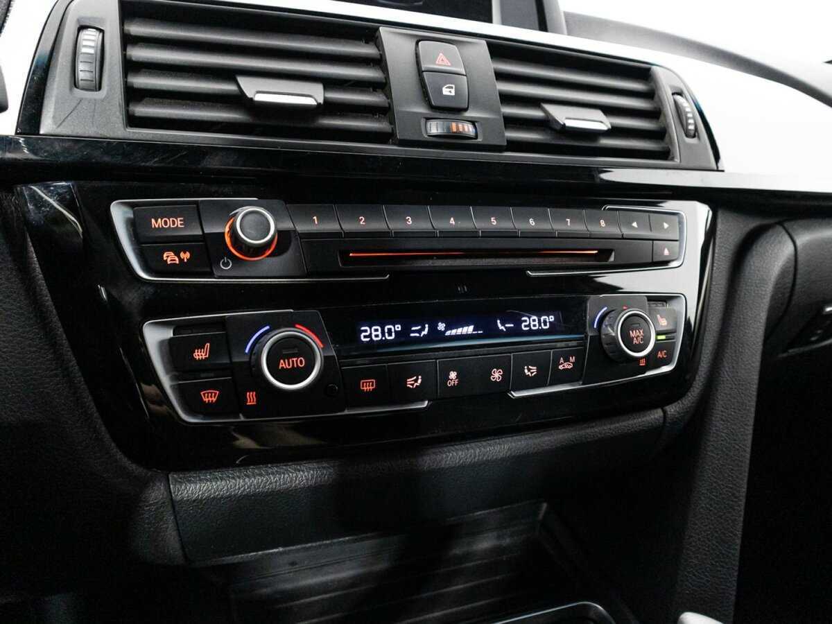 BMW 3 серии 320i xDrive, 2016 Фото №17