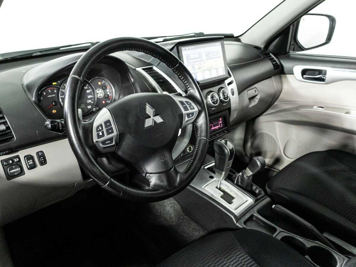 Mitsubishi Pajero Sport, 2013 Фото №11