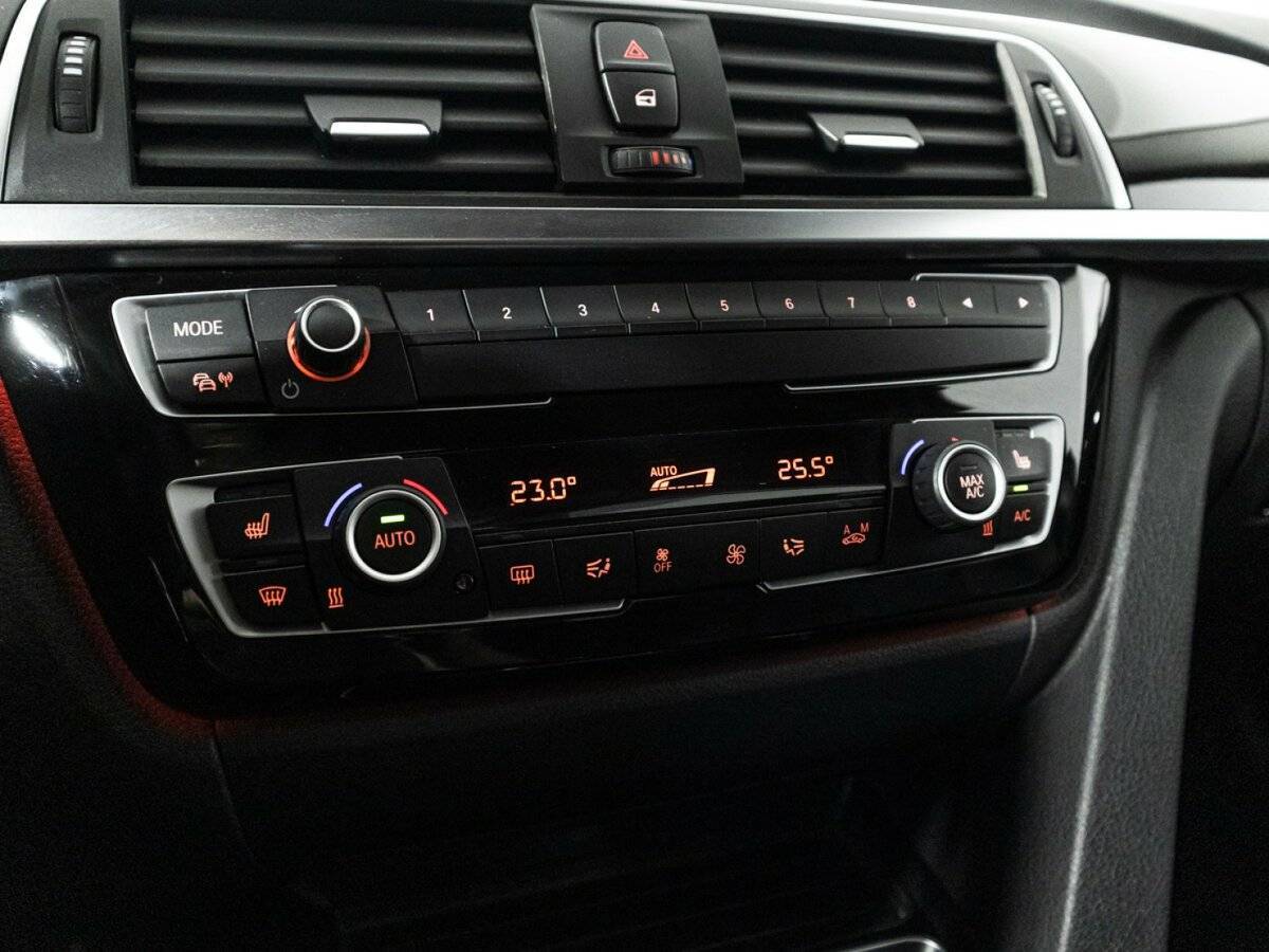 BMW 3 серии 318i, 2018 Фото №15