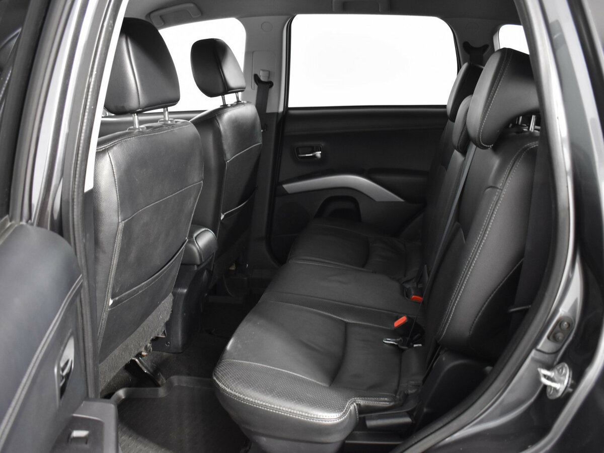 Mitsubishi Outlander II Рестайлинг, 2012 Фото №10